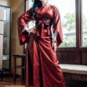Mobile phone wallpaper， Sauna・ヤマモト， Yamamoto Sanae， Fantasy Water Margin， realistic， elegant yukata clothing: pattern kimono