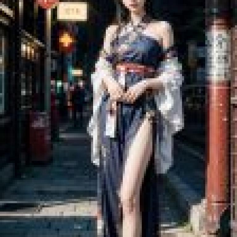 Mobile phone tablecloth， photos of Korean-style long-legged beauties， real people， oriental elegant kimono style