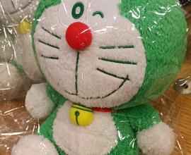 [生活] 日本 UNIQLO「綠色哆啦A夢」-台灣也買得到!! 中友百貨 台中 賢寶寶