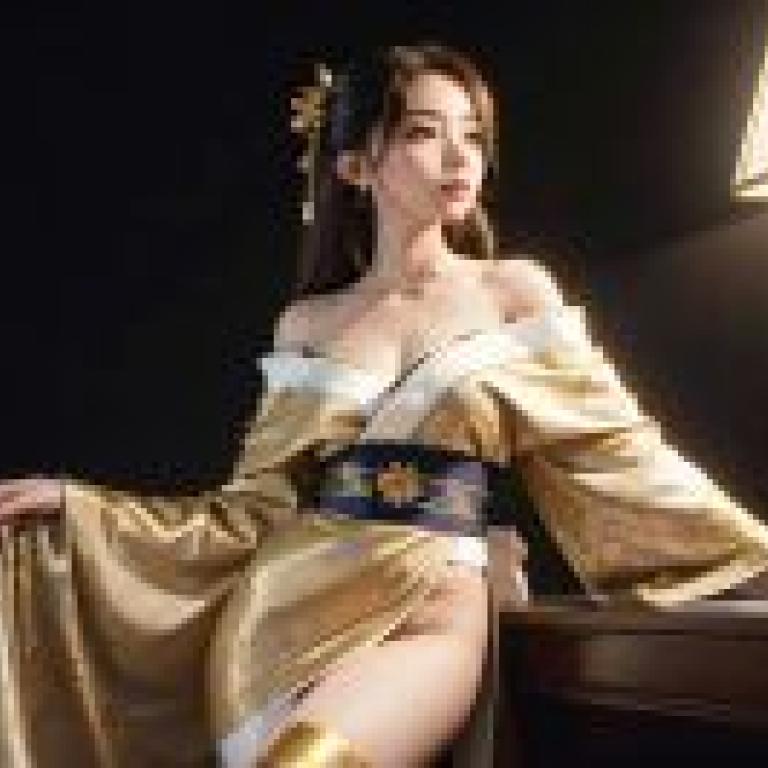 Water mirror kimono dream: white clothes and kimono beautiful women on the water， pervaded at night， free tablecloths