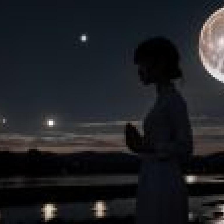 Moonlight Wishes - Chizuko Yoshida Full Moon Photo Beauty Wallpaper Free Download