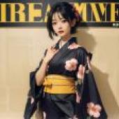 Computer tablecloth， magazine cover beauty photo， real person， kimono elegance: elegant posture when taking photos
